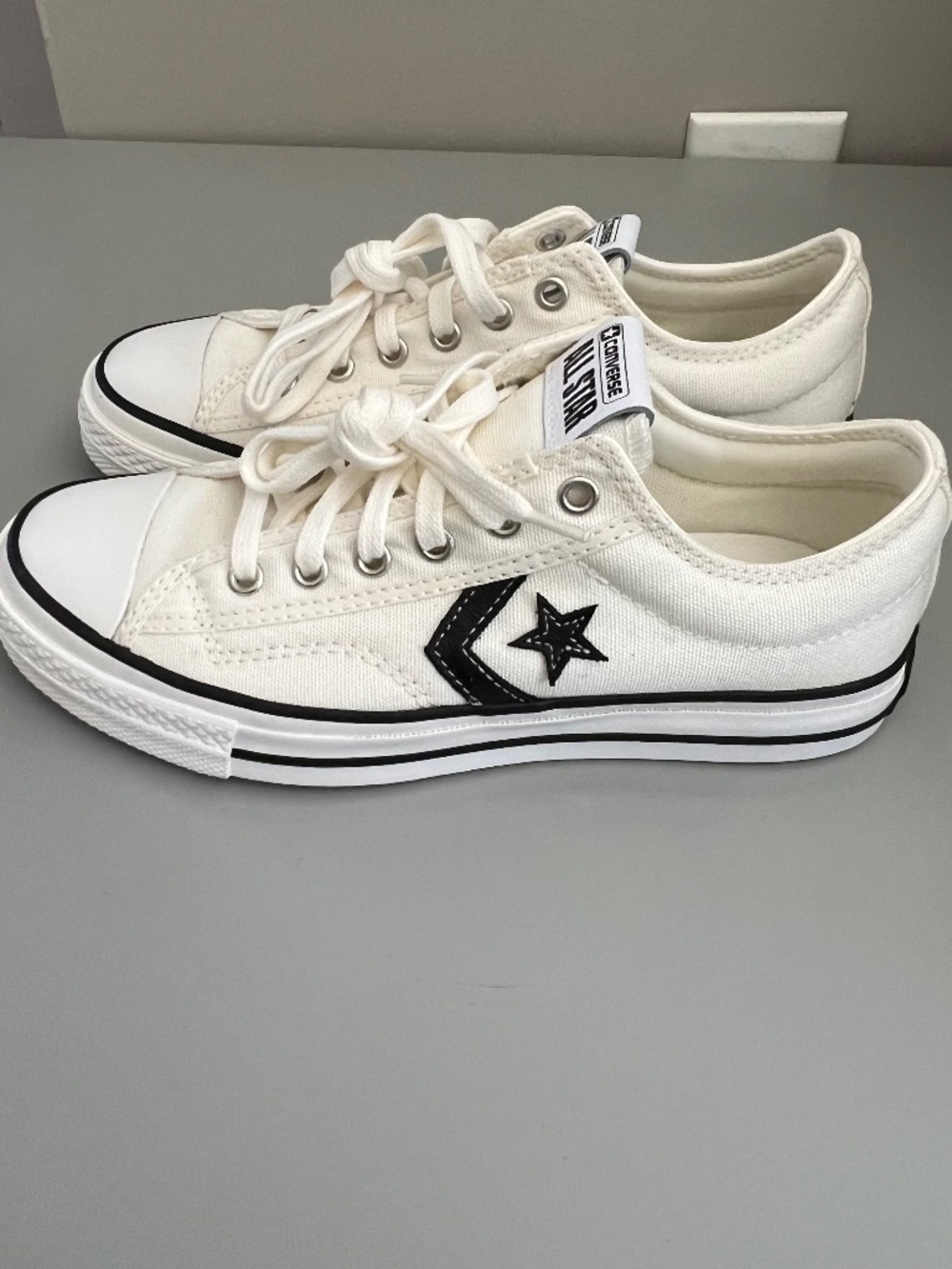 NIB Converse Star Player 76 Sneaker in vintage white and black womens size 7